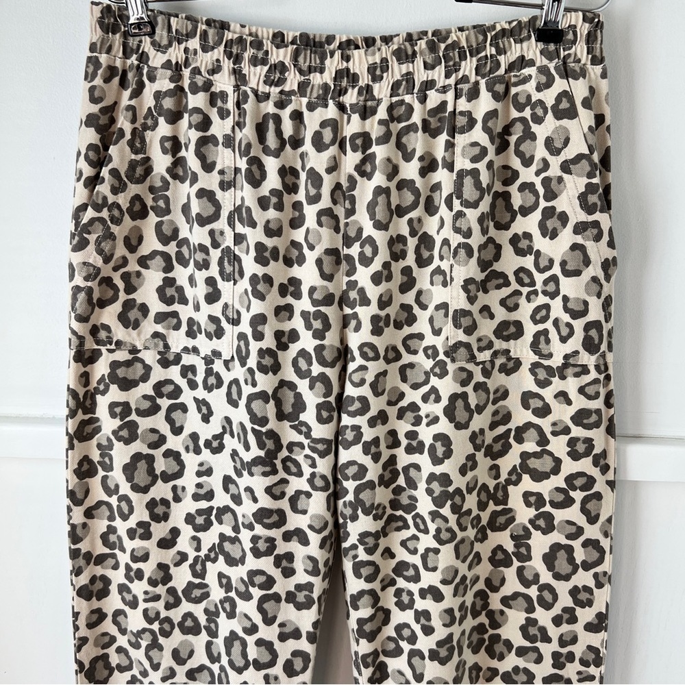 Monrow Leopard Print Cotton Raw Hem Crop Pull On … - image 5